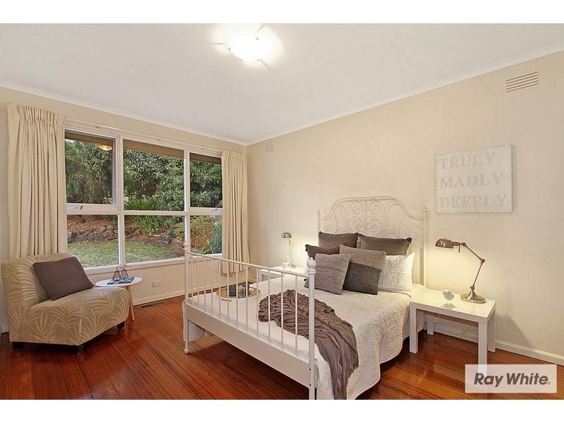 20 SWINBURNE Avenue, Mooroolbark VIC 3138