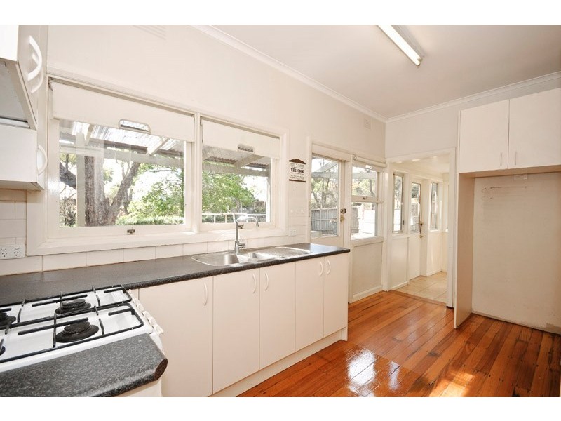 76 Lincoln Road, Croydon VIC 3136