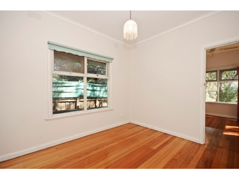 76 Lincoln Road, Croydon VIC 3136