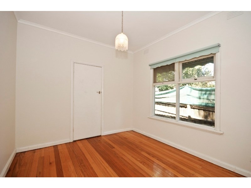 76 Lincoln Road, Croydon VIC 3136