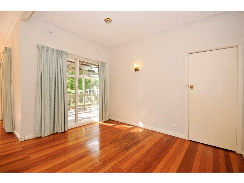 76 Lincoln Road, Croydon VIC 3136