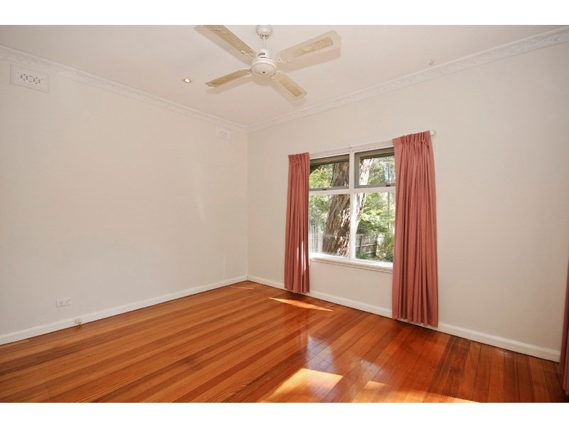 76 Lincoln Road, Croydon VIC 3136