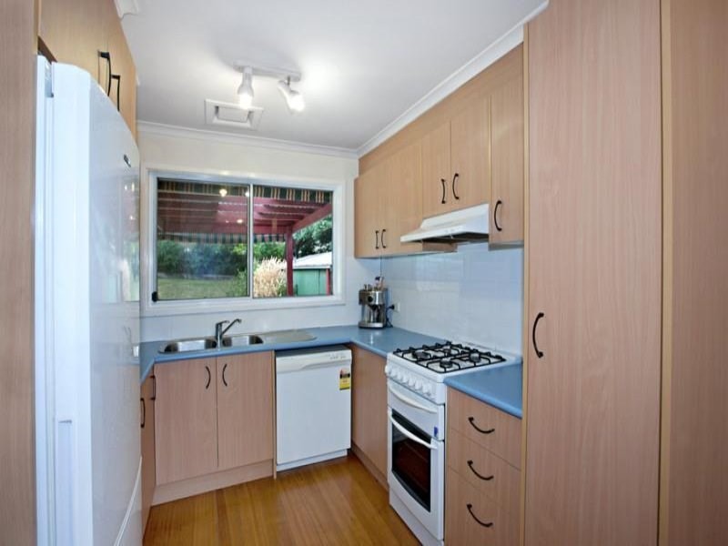 9 Oaktree Road, Croydon North VIC 3136