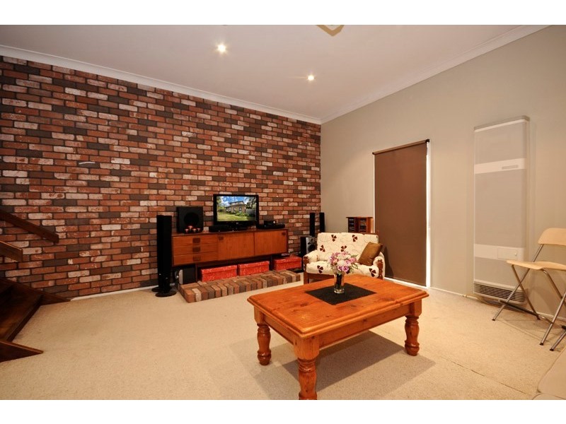 2/52 Lusher Road, Croydon VIC 3136