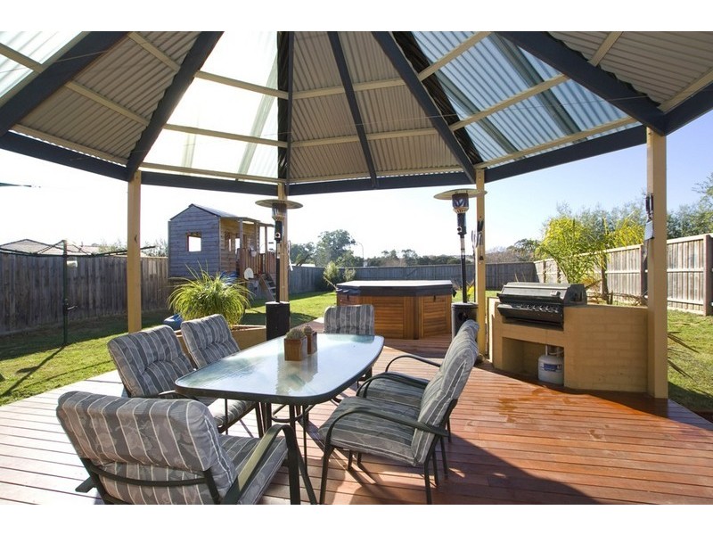 21 GLENPARK Drive, Wonga Park VIC 3115