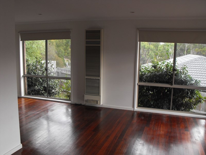 25 Latrobe Court, Croydon Hills VIC 3136