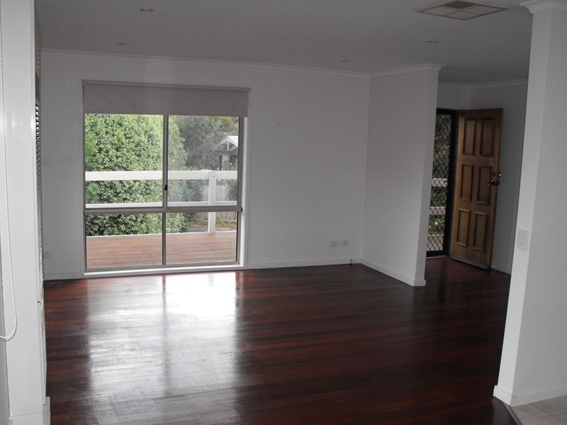 25 Latrobe Court, Croydon Hills VIC 3136