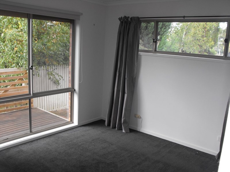 25 Latrobe Court, Croydon Hills VIC 3136