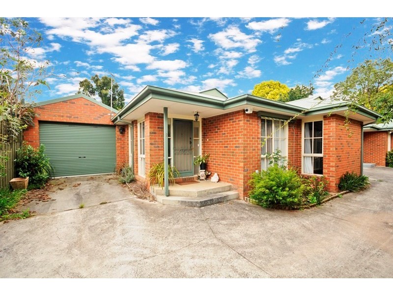2/5 NIEL Street, Croydon VIC 3136