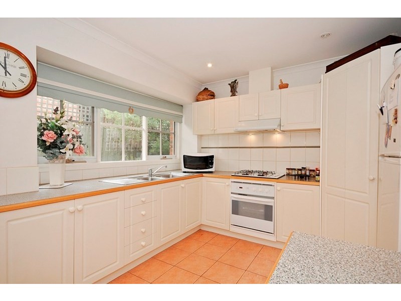 2/5 NIEL Street, Croydon VIC 3136