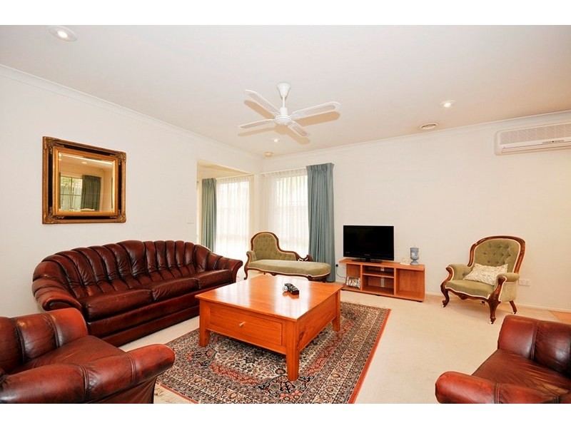 2/5 NIEL Street, Croydon VIC 3136