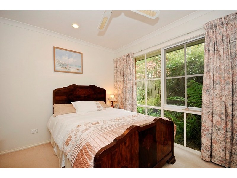 2/5 NIEL Street, Croydon VIC 3136