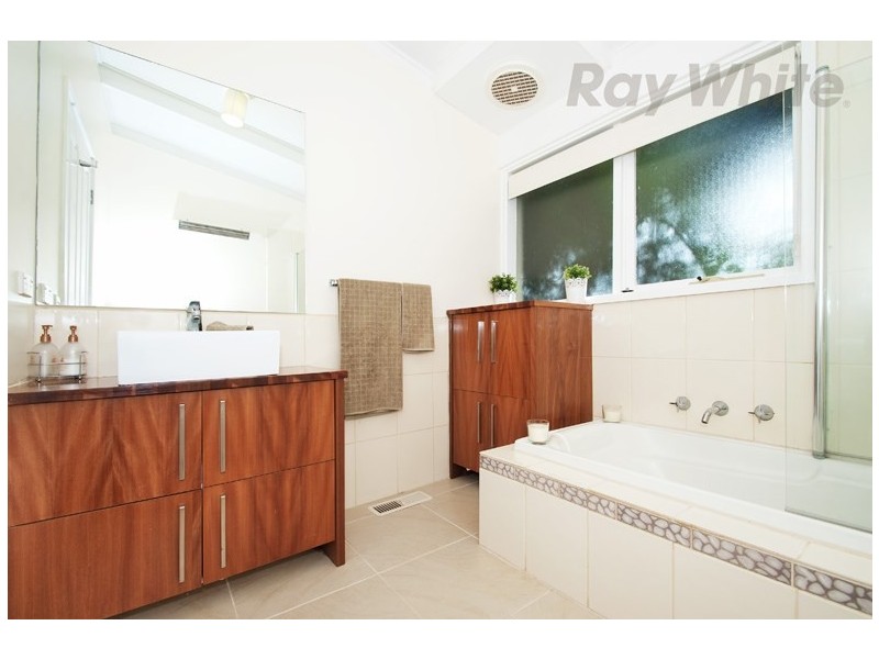 7a Taronga Crescent, Croydon VIC 3136