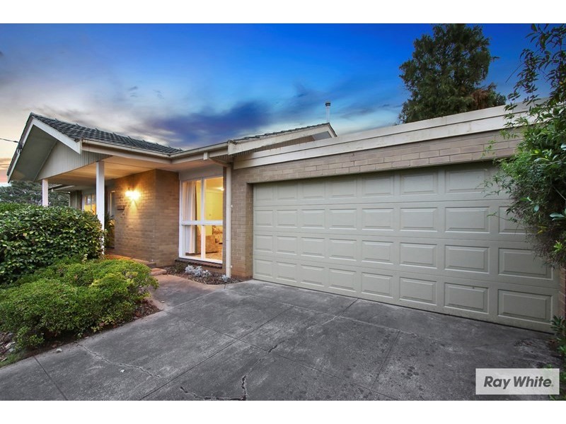 7 CROWN Point, Chirnside Park VIC 3116