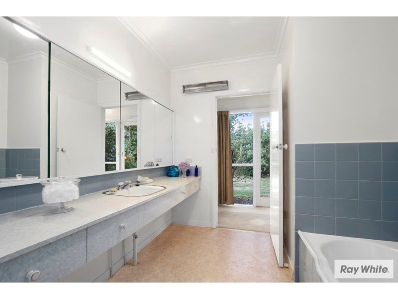 7 CROWN Point, Chirnside Park VIC 3116