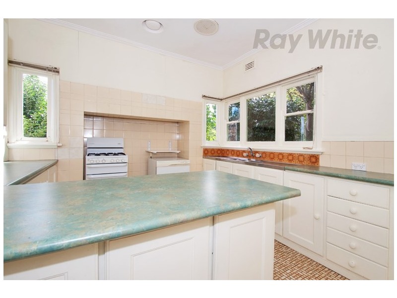 36 Highton Crescent, Ringwood East VIC 3135