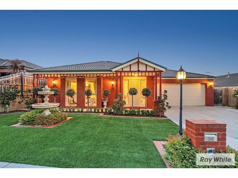 34 TUDOR Drive, Mooroolbark VIC 3138