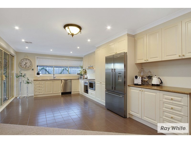 34 TUDOR Drive, Mooroolbark VIC 3138