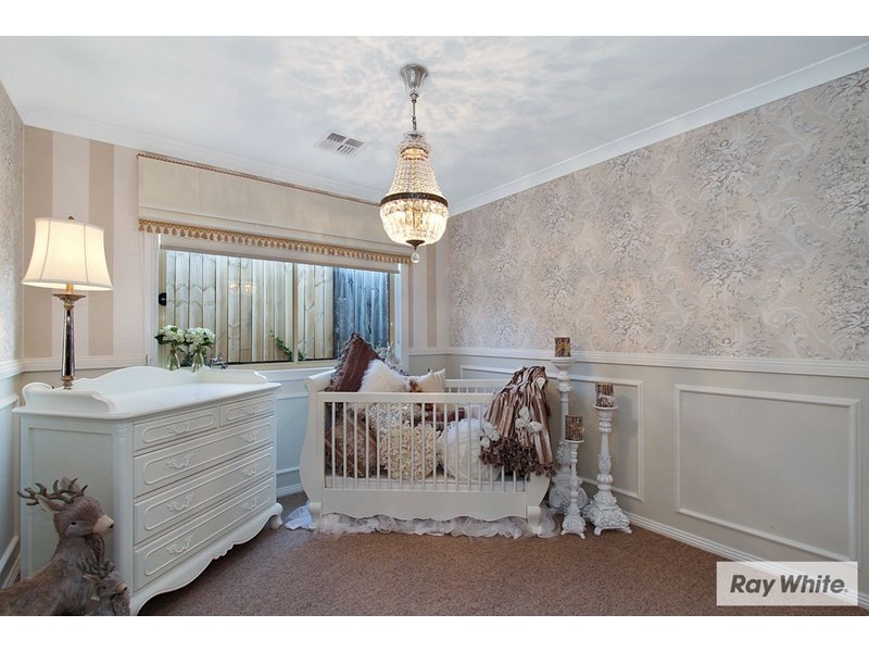 34 TUDOR Drive, Mooroolbark VIC 3138