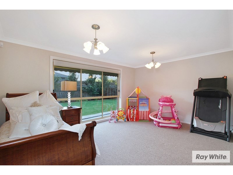 34 TUDOR Drive, Mooroolbark VIC 3138