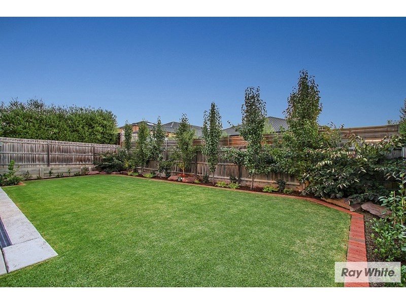 34 TUDOR Drive, Mooroolbark VIC 3138