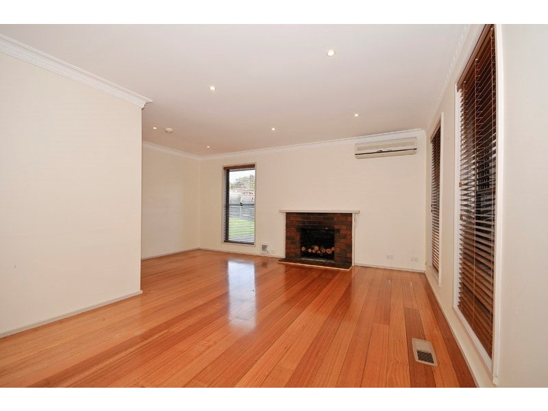 11 Robert Court, Croydon VIC 3136