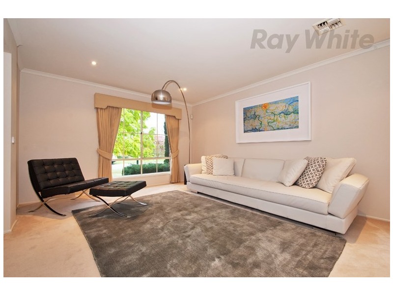 16 GLENPARK Drive, Wonga Park VIC 3115