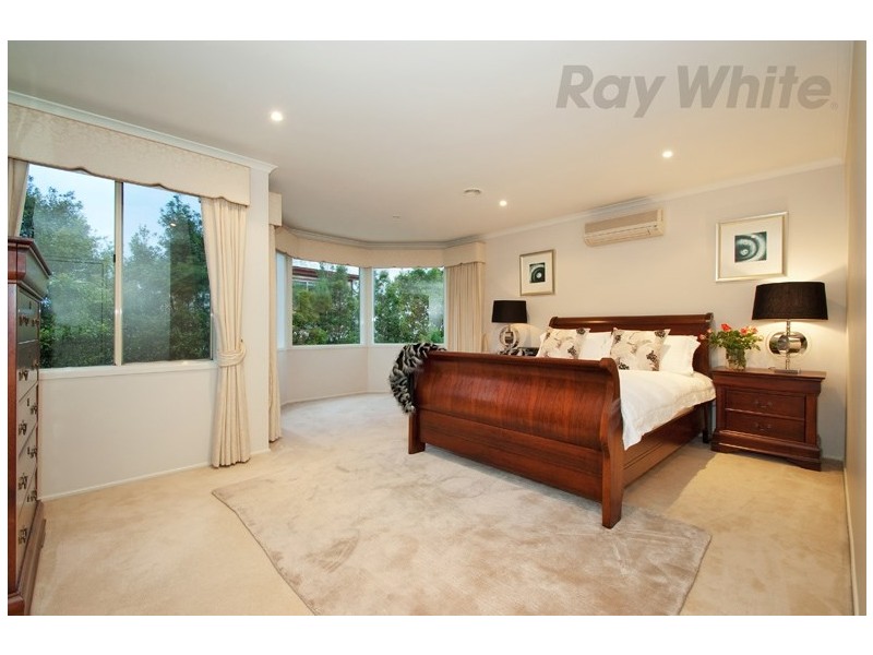 16 GLENPARK Drive, Wonga Park VIC 3115