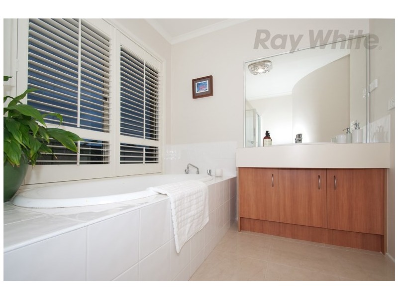 16 GLENPARK Drive, Wonga Park VIC 3115