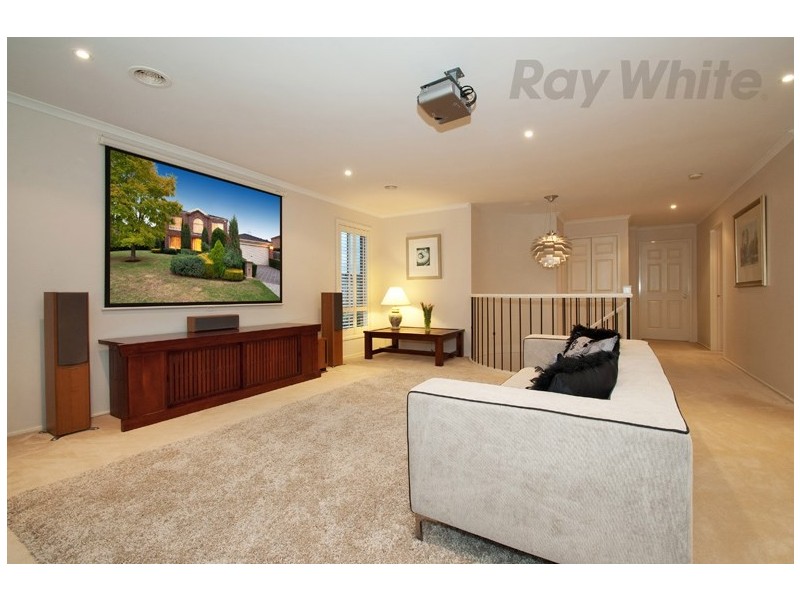 16 GLENPARK Drive, Wonga Park VIC 3115