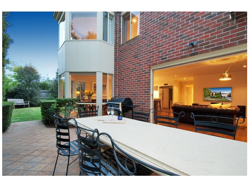 16 GLENPARK Drive, Wonga Park VIC 3115