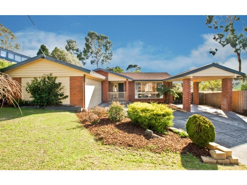 2 WOOLMER Court, Croydon Hills VIC 3136