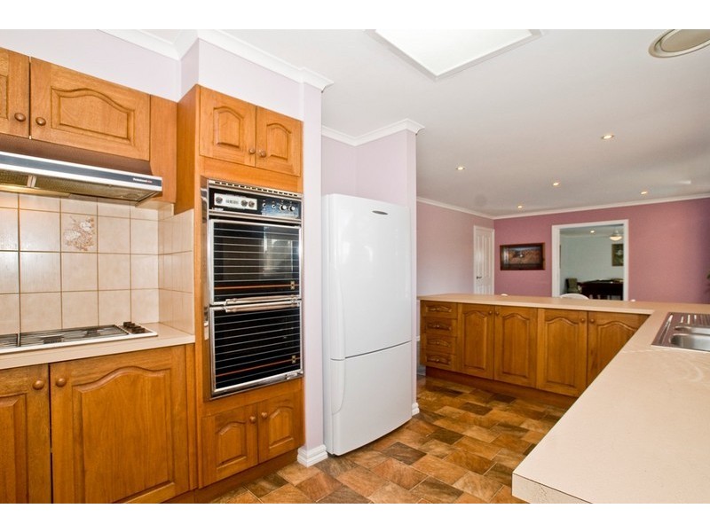 2 WOOLMER Court, Croydon Hills VIC 3136