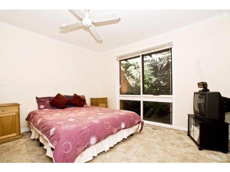 2 WOOLMER Court, Croydon Hills VIC 3136