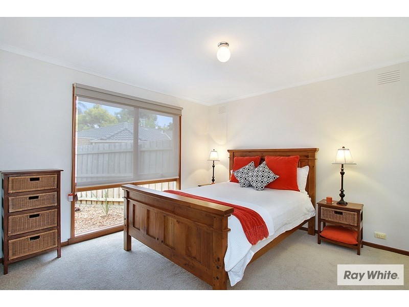 1 CAROLE Avenue, Chirnside Park VIC 3116