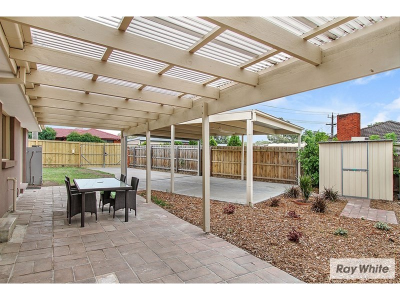 1 CAROLE Avenue, Chirnside Park VIC 3116