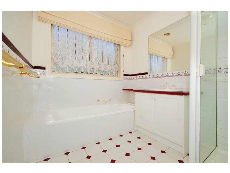 2 Bromley Close, Heathmont VIC 3135