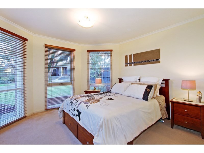 23 Latrobe Court, Croydon Hills VIC 3136