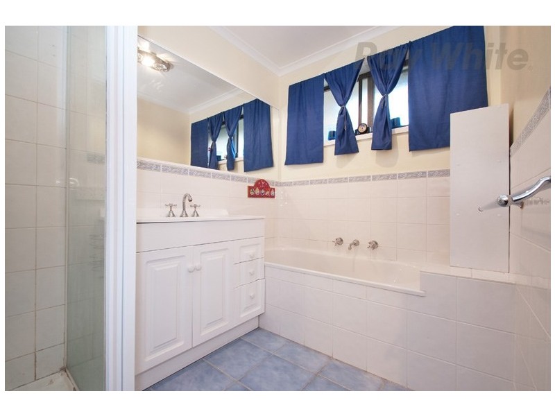 9 LARISSA Court, Croydon VIC 3136