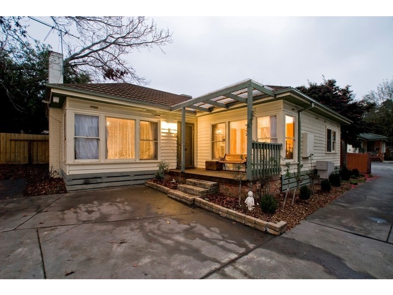 1, 137 MOUNT DANDENONG Road, Croydon VIC 3136