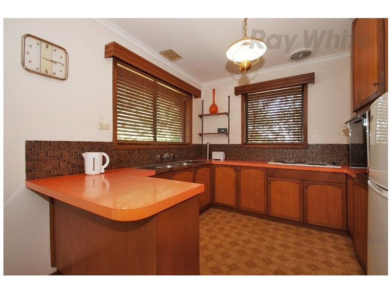 10 HIGHVIEW Drive, Mooroolbark VIC 3138