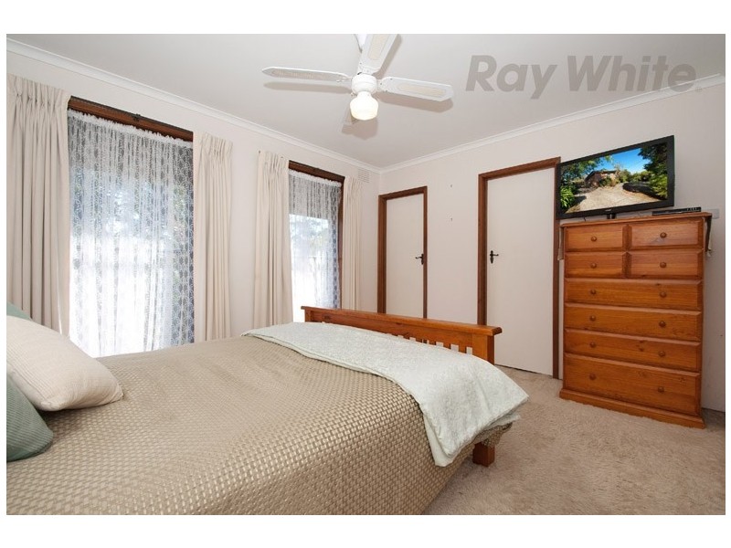 10 HIGHVIEW Drive, Mooroolbark VIC 3138