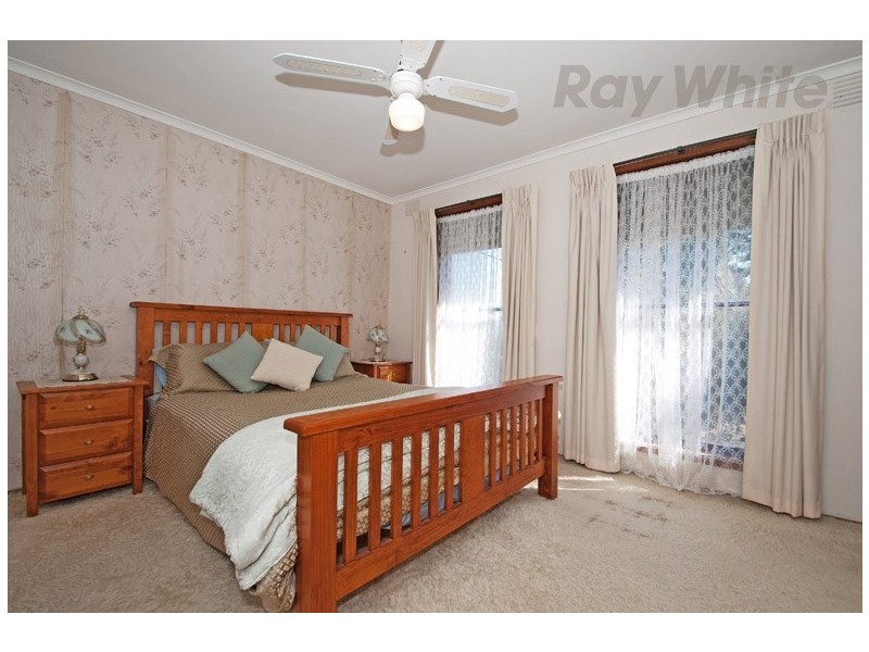 10 HIGHVIEW Drive, Mooroolbark VIC 3138