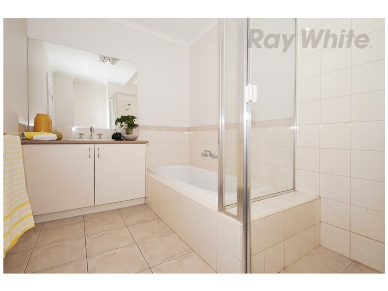 3, 80 DIANE Crescent, Croydon VIC 3136