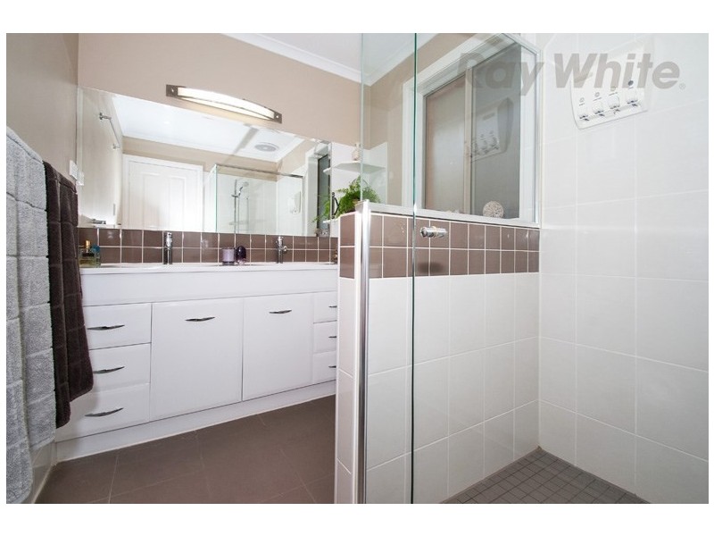 5 MAYFAIR Court, Chirnside Park VIC 3116