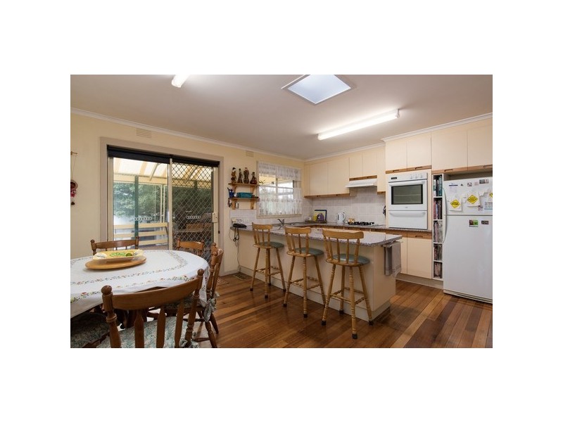 5 Morrison Crescent, Kilsyth VIC 3137