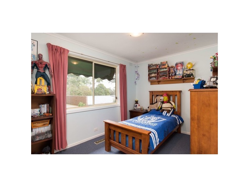 5 Morrison Crescent, Kilsyth VIC 3137