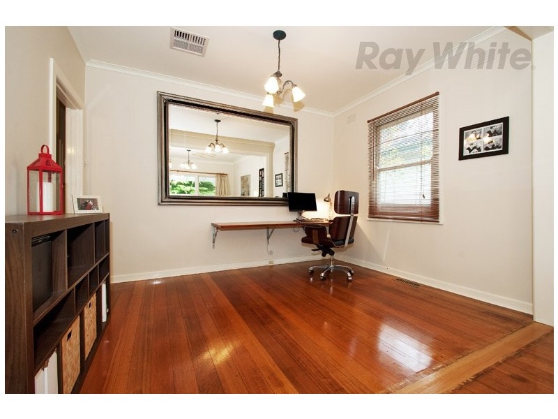 19 Rotherwood Avenue, Ringwood East VIC 3135