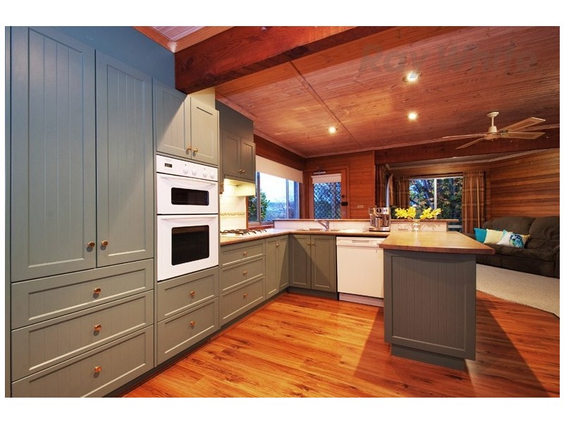 40 CARRONVALE Road, Mooroolbark VIC 3138