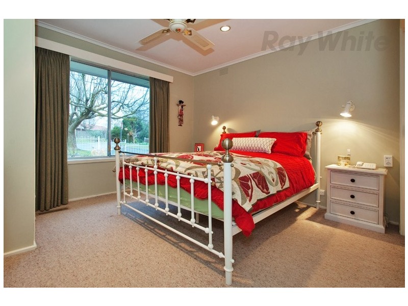40 CARRONVALE Road, Mooroolbark VIC 3138